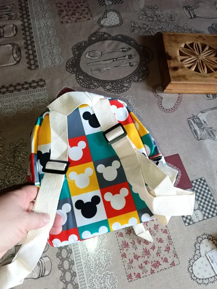 Cartable ou sac à dos Mickey Disney neuf avec étiquette - photo numéro 7