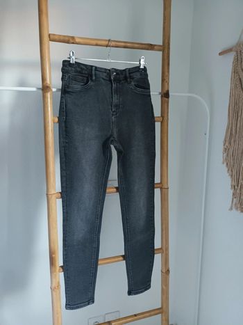 Jean gris foncé / noir taille haute Only taille 36/38