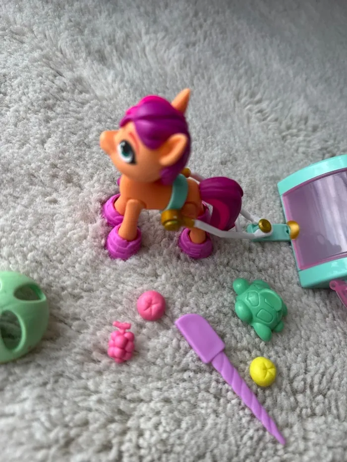 🐴 jouet my Little pony + accessoires chariot et fruits- très bon état - photo numéro 3
