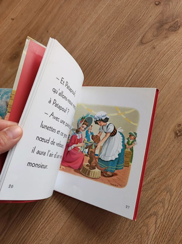 Je commence à lire - Martine garde son petit frère, fait du théâtre, apprends à nager - photo numéro 13