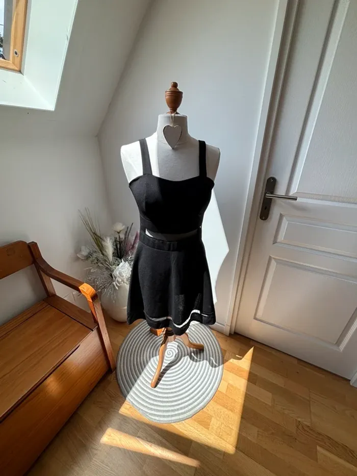 🖤 Robe patineuse noire fines bretelles - Piper & June - T38