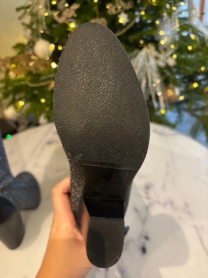 Bottes chaussettes argentées et noires - photo numéro 9