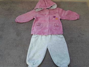 Ensemble jogging + veste 3 mois