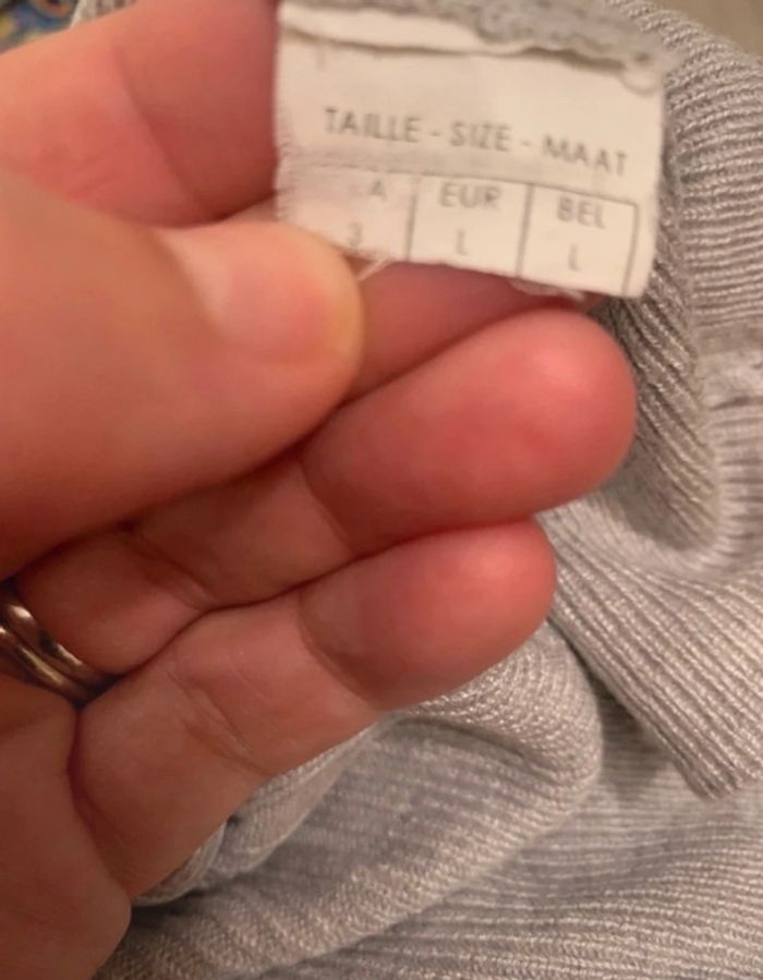 Pull gris - photo numéro 4