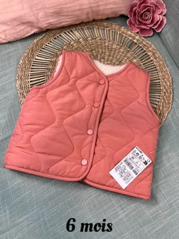 Veste sans manches taille 6 mois neuve