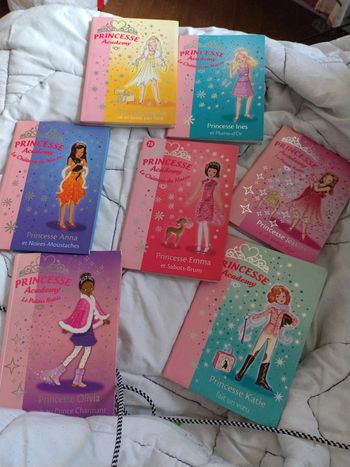Lot de 7 livres princesse academy