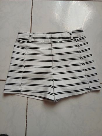 Short stradivarius taille 36