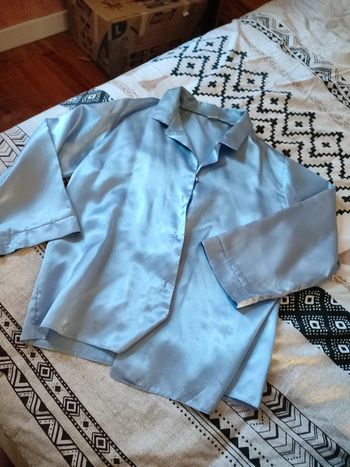 Chemise de pyjama bleu pastel