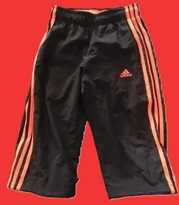 👟 Pantacourt Garçon Adidas – Taille 9/10 ans
