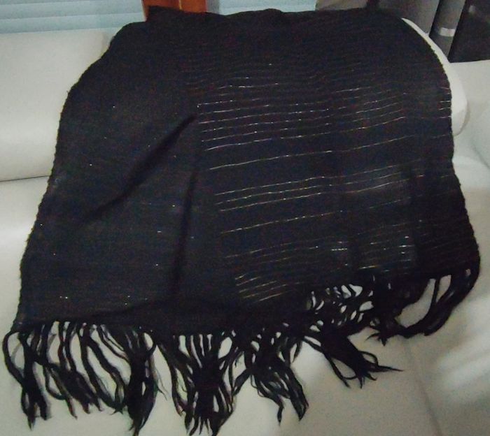 Étole fine noire rayée