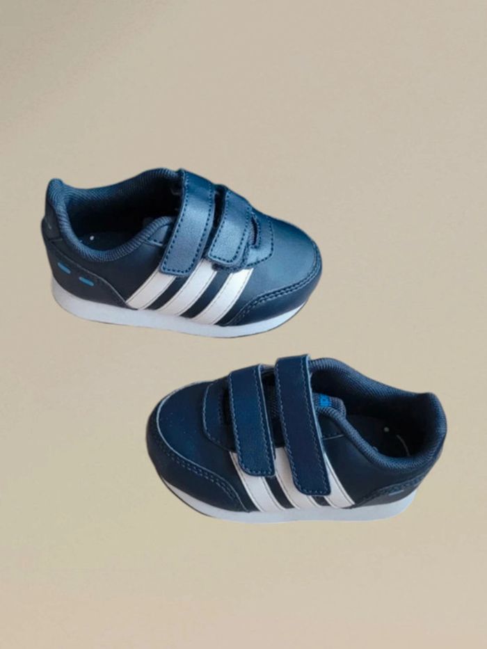 Baskets Adidas Pointure 20 - photo numéro 3