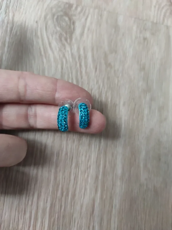 Boucles d'oreilles neuves