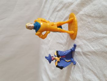 Lot de 2 figurines Le bossu de notre dame Clopin Phoebus Nestlé vintage