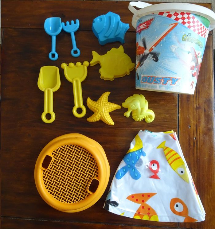 Lot de jouets de plage et bouée 11 pièces