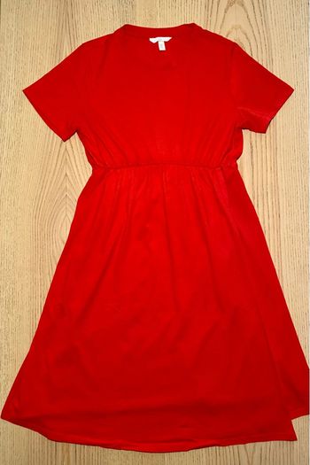 Jolie robe rouge grossesse
