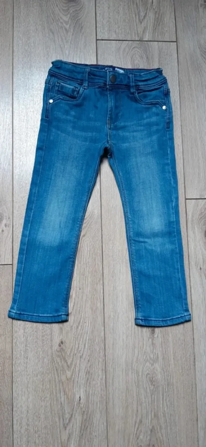 Pantalon jeans "regular" okaidi bleu 3 ans en très bon état