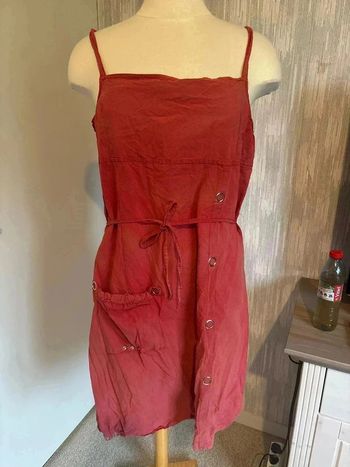 Robe courte taille 46 •