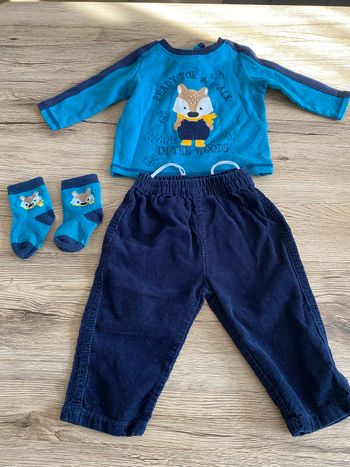 Ensemble 2 pièces avec chaussettes 6 mois