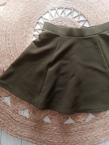 Jupe patineuse striée kaki Taille M H&M Neuf avec étiquette