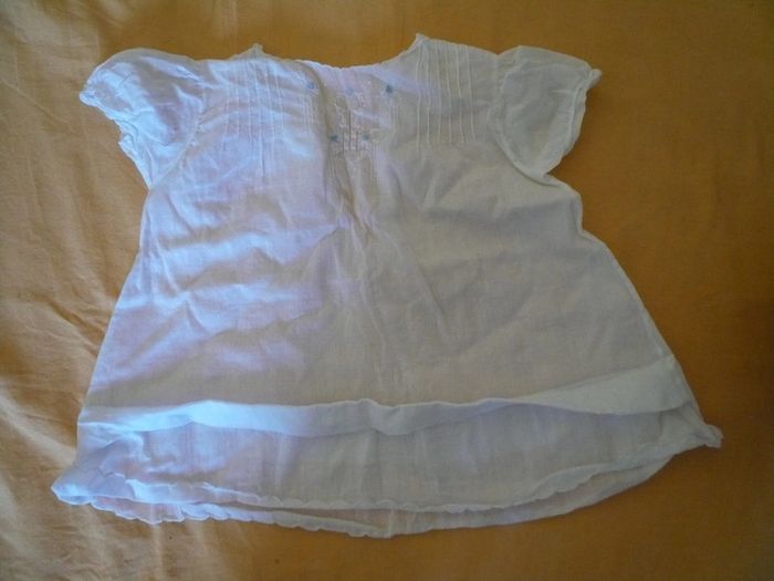 tee shirt léger environ 3/6mois