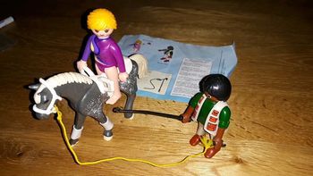 Playmobil voltigeurs équestre et son longeur.