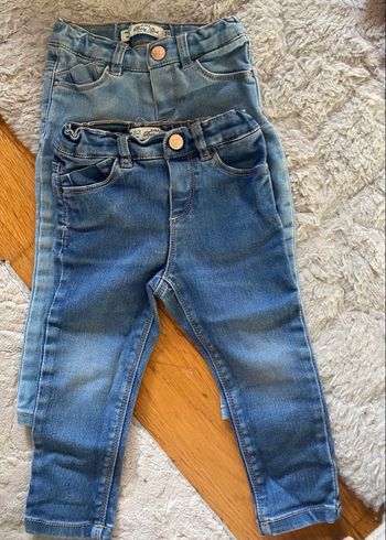Lot 2 jeans 12/18 mois