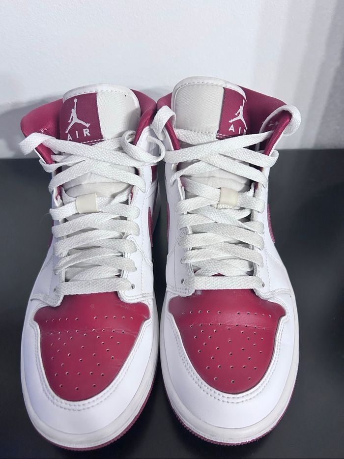 Air Jordan 1 Mid – Pointure 39 – Très bon état – Coloris bordeaux/blanc/noir - photo numéro 3