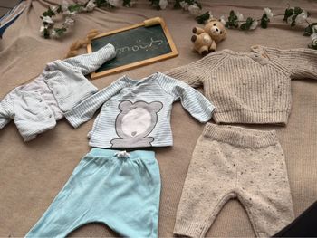 Lot de deux ensembles taille 1 mois