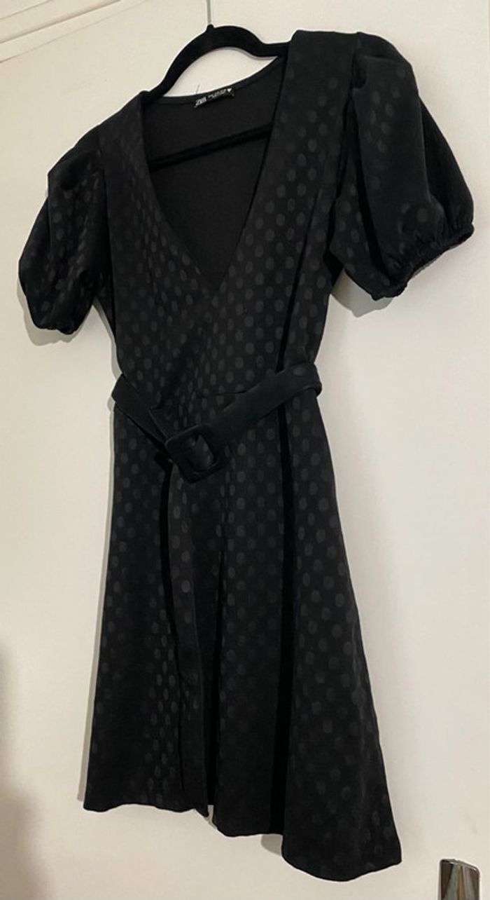 Robe Zara Courte Imprimée Polka Avec Ceinture Taille M - photo numéro 2