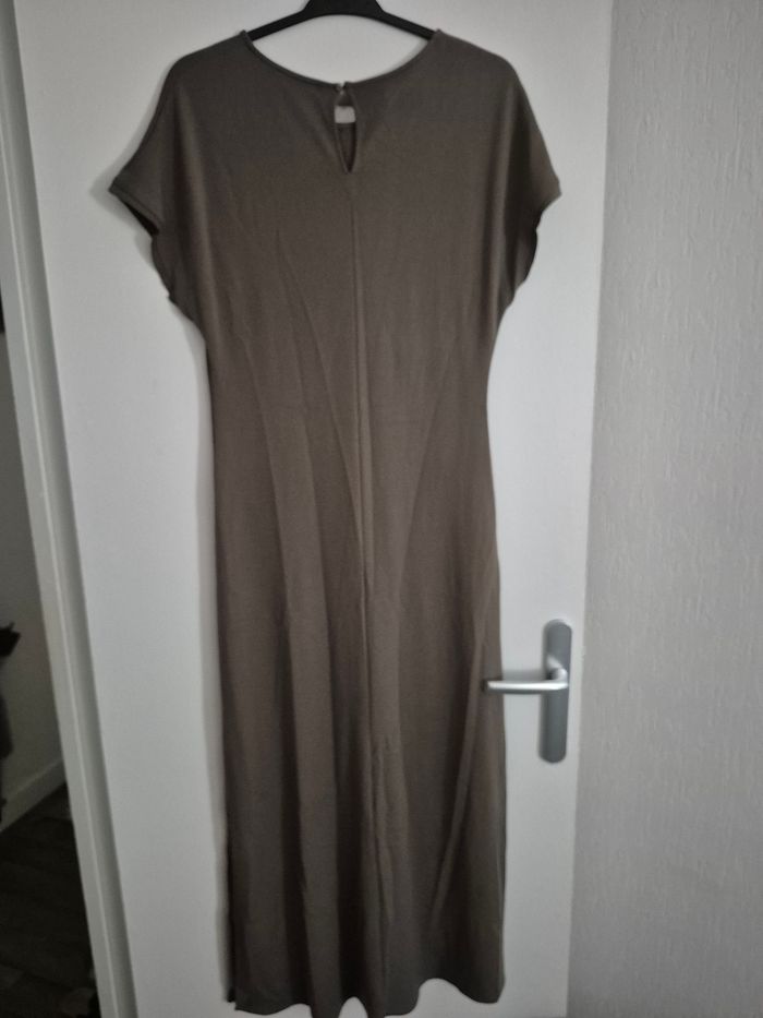 Robe longue kaki - photo numéro 4