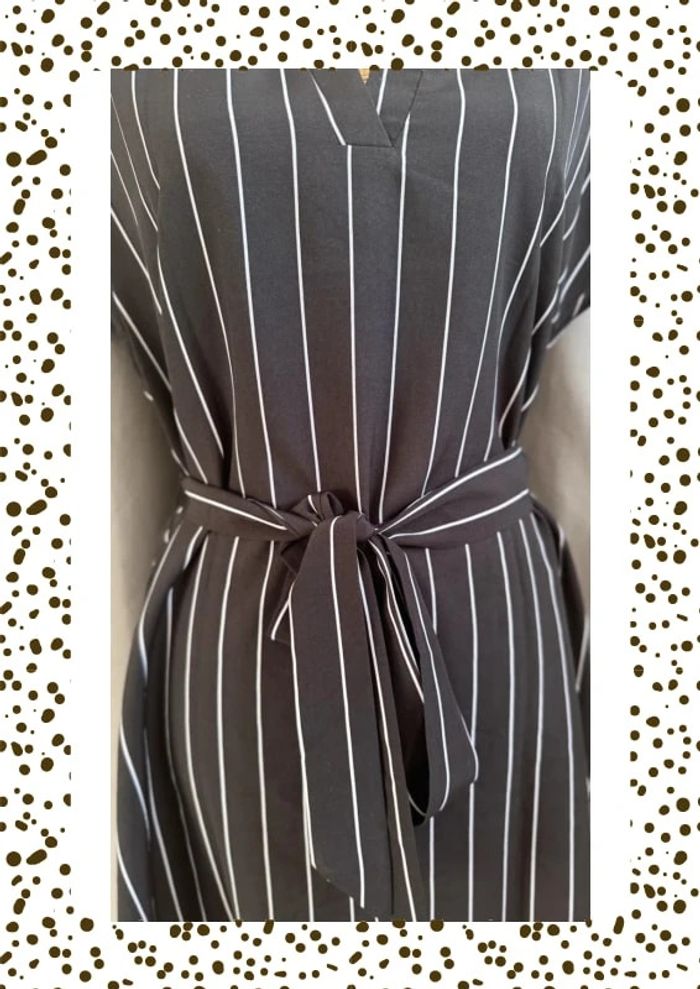 Robe courte SHEIN noire à rayures – Taille M (38) - photo numéro 4