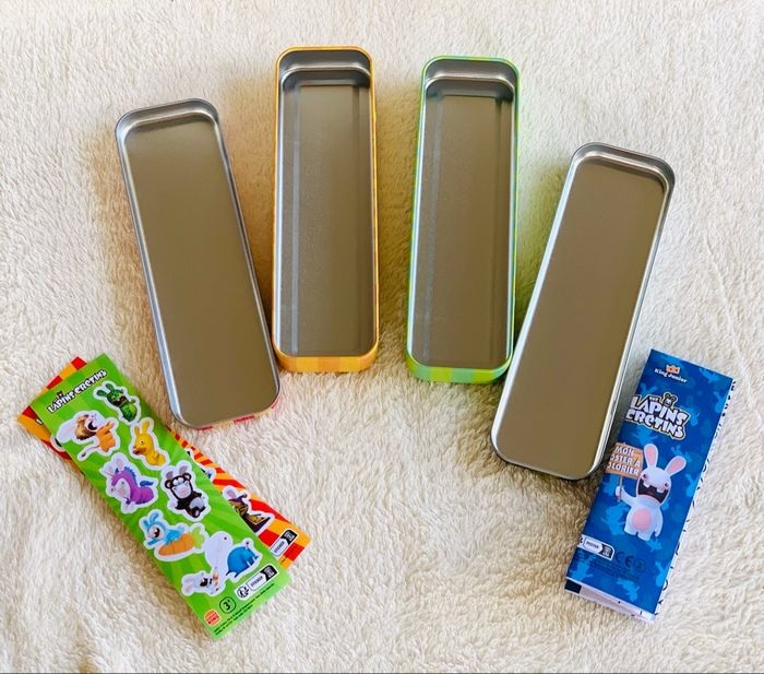 Lot 2 boîtes à crayons en metal Lapins cretins - photo numéro 4