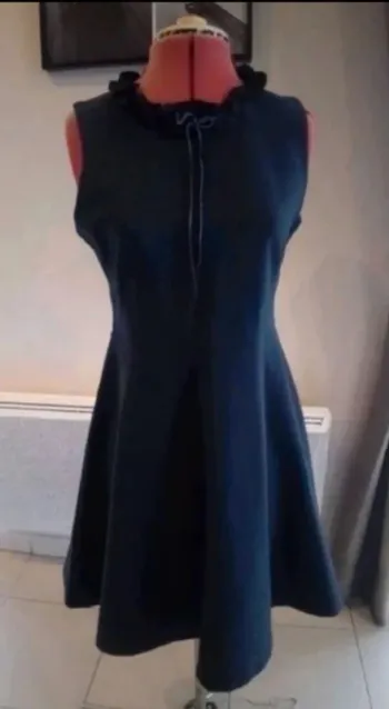 Robe type patineuse neuve Karl Marc John