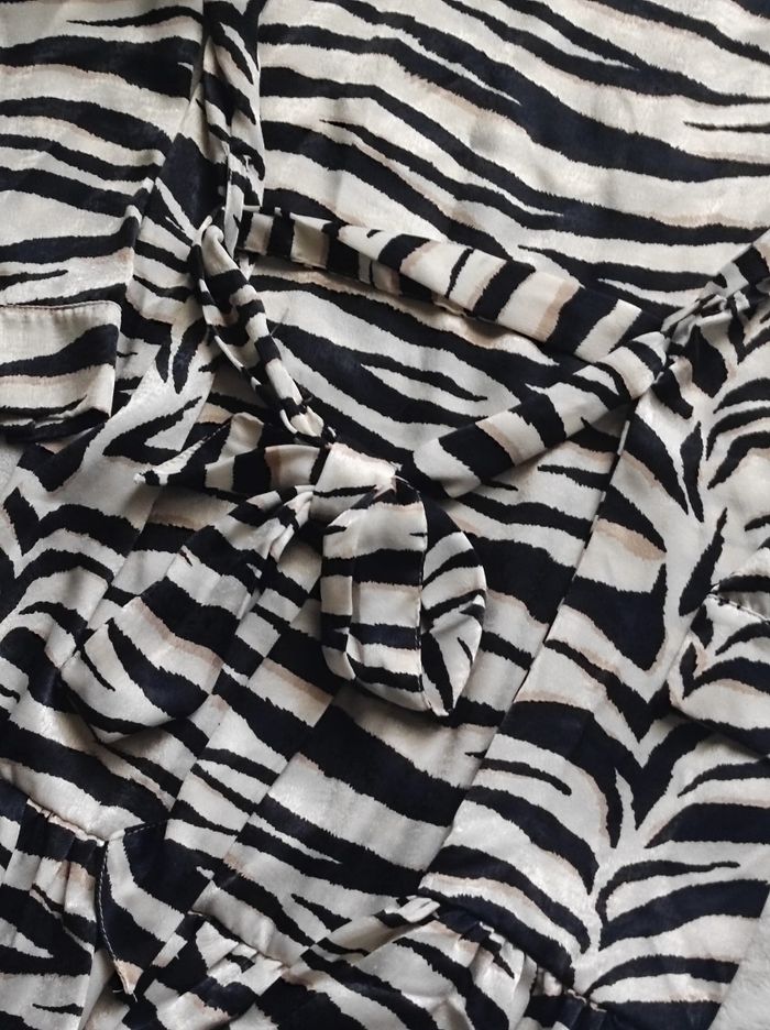 Robe chemisier court imprimée animal taille S - photo numéro 5