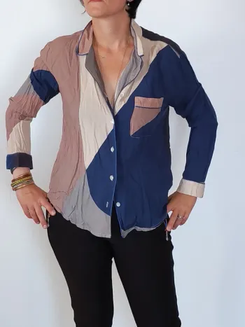 Chemise Bensimon femme L – Viscose fluide – Patchwork géométrique bleu / beige / taupe