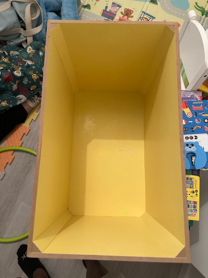 Caisse à roulettes en bois pour jouets - photo numéro 2