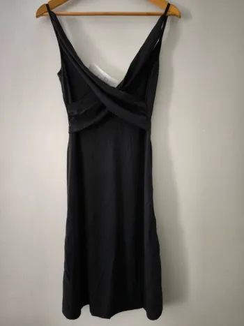 Robe noire drapée - Taille M - Neuve avec étiquette