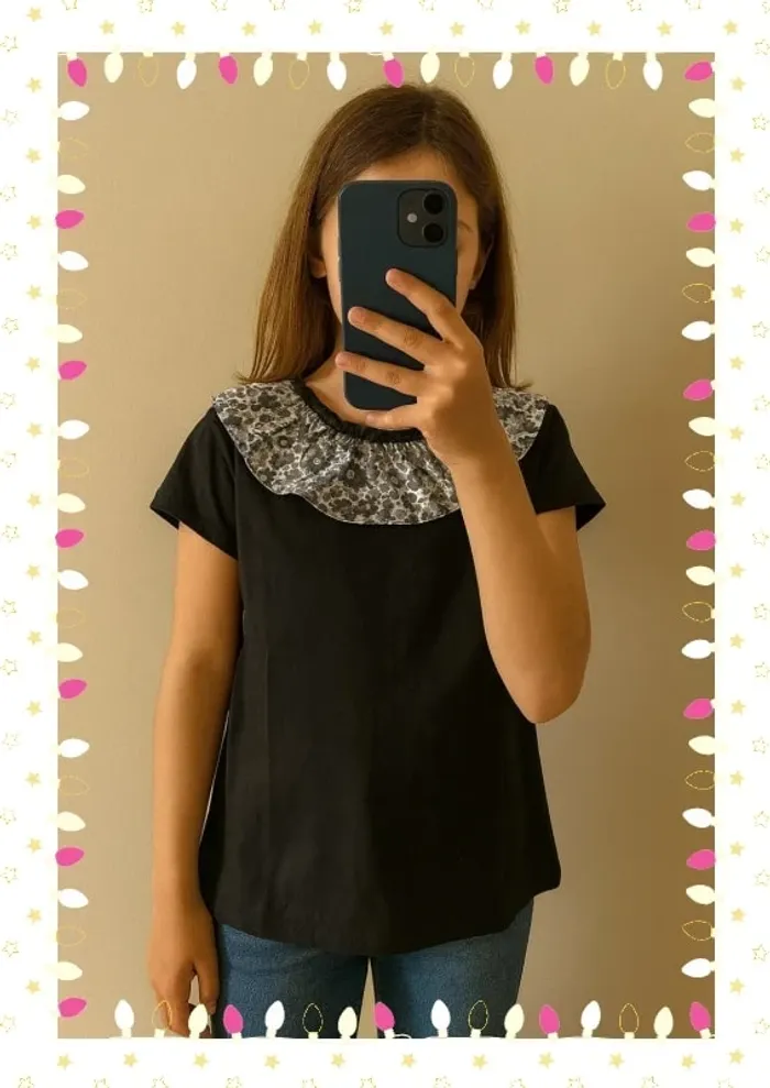 🖤 T-shirt noir 12 ans – Col fleuri noir & blanc cousu main, look chic garanti ! 🖤