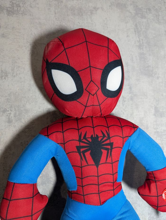 Spiderman peluche avec sons 50cm - photo numéro 3