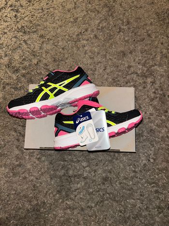 Baskets asics enfant