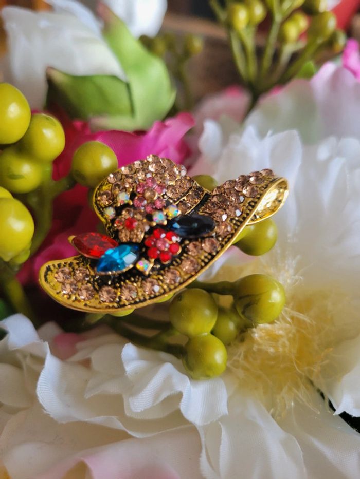 Broche chapeau aux fleurs 🌸 - photo numéro 3