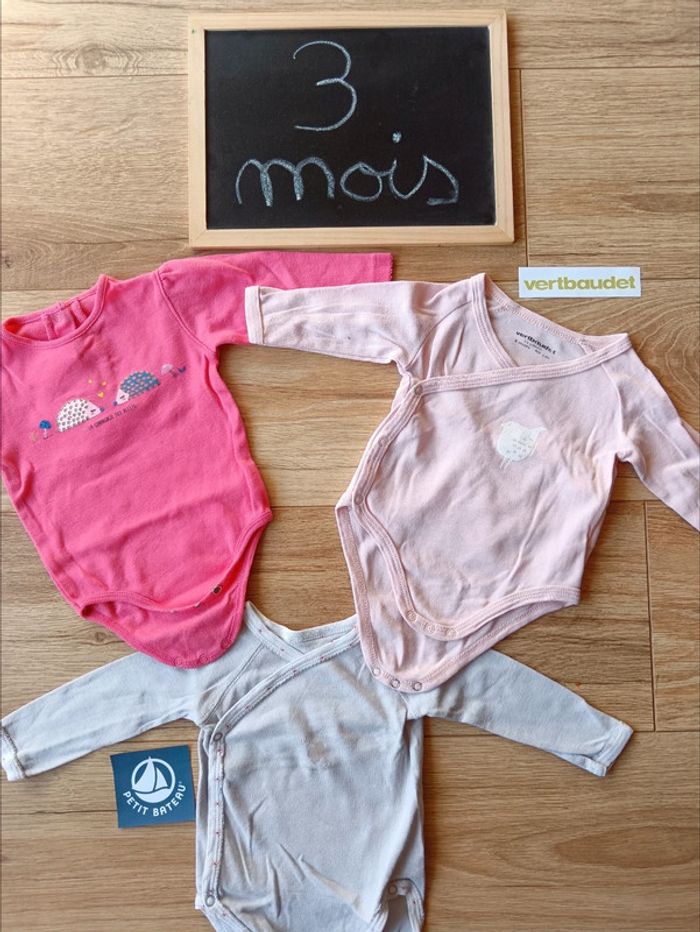 Lot de 3 bodies manches longues.