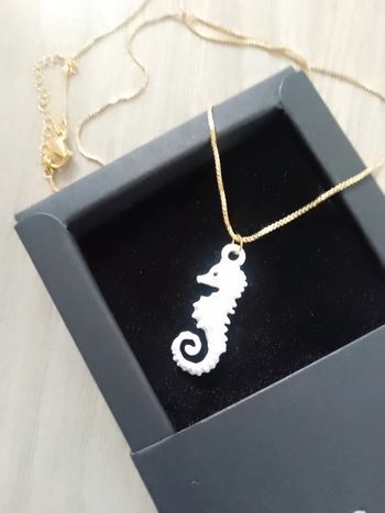 Collier bohème hippocampe blanc