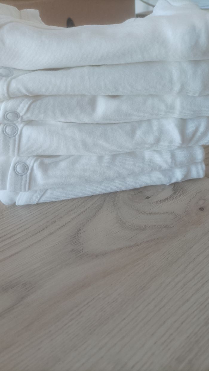 Lots de 6 bodies blanc - photo numéro 3