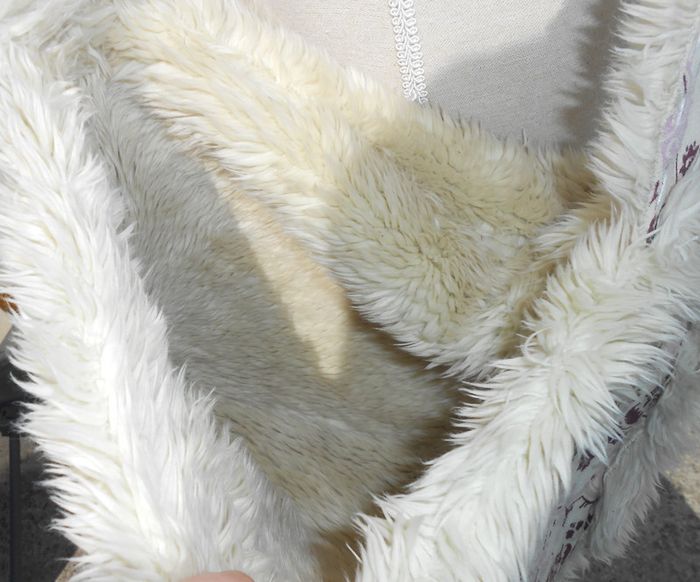 Sac vintage en fausse fourrure de la marque DKNY - photo numéro 6
