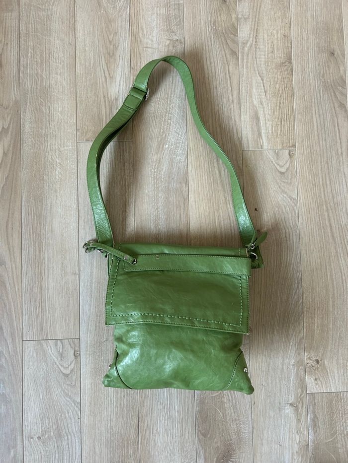 Sac besace vert simili cuir 27x29 cm - photo numéro 4