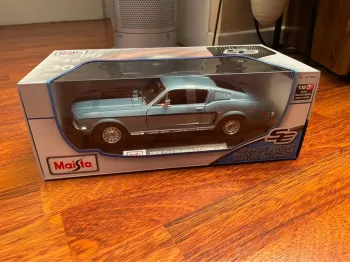 [NEUF] Maisto Ford Mustang GT Cobra Jet 1968 Bleu- Maisto M31167 1/18