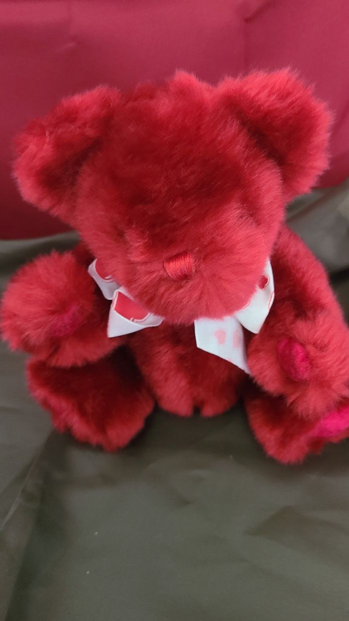 Ours en peluche vintage DanDee en velours rouge avec cœur - photo numéro 2