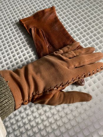 Gants en peau bi matière ajourés sur les côtés