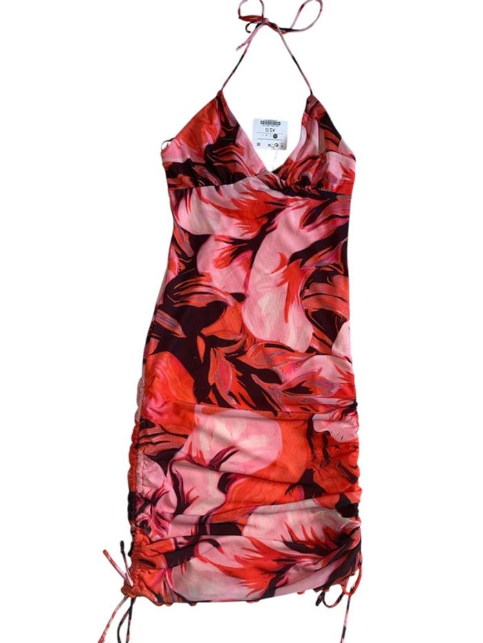 Robe florale bershka taille xs